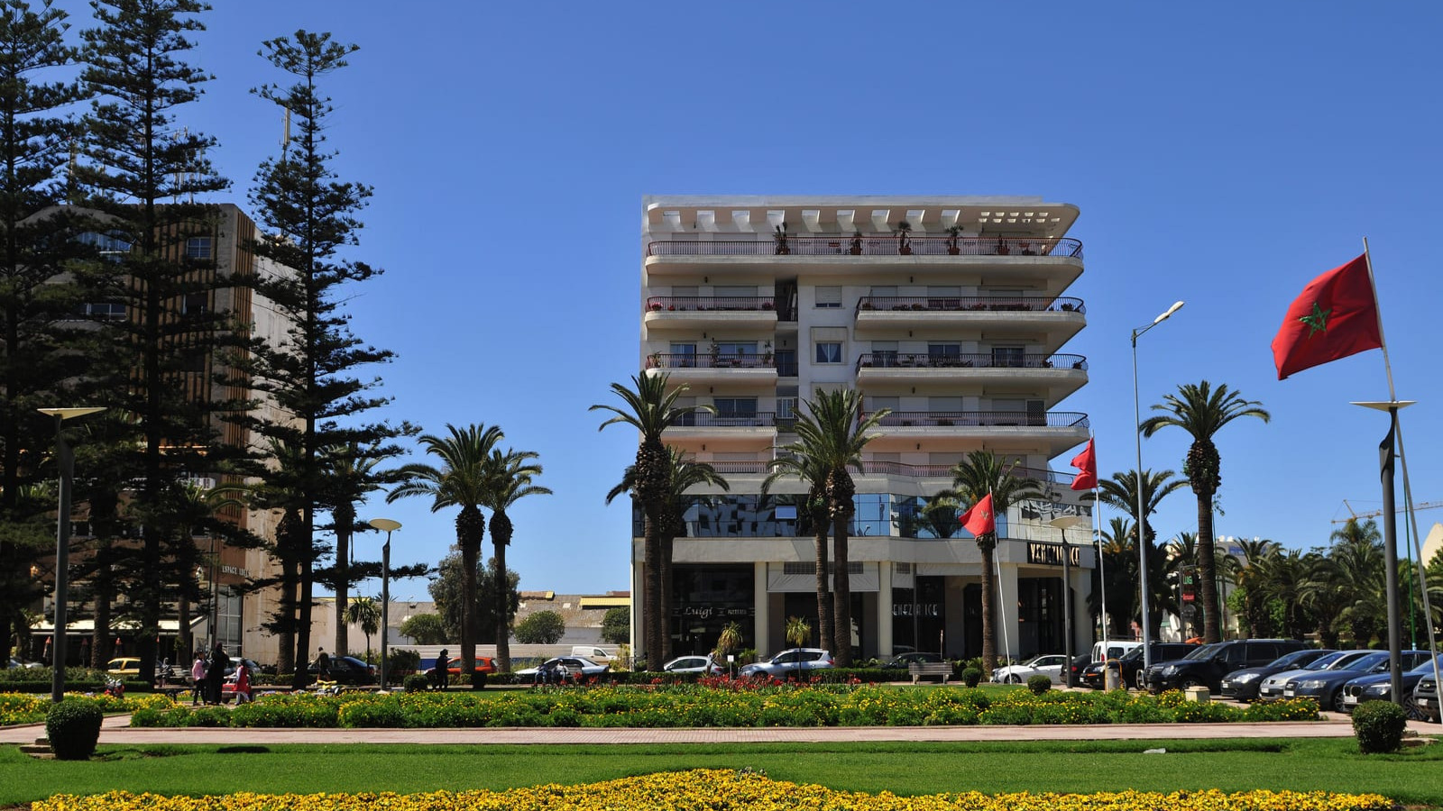 Residential block and public garden in the Quartier du Parc, Mohammedia